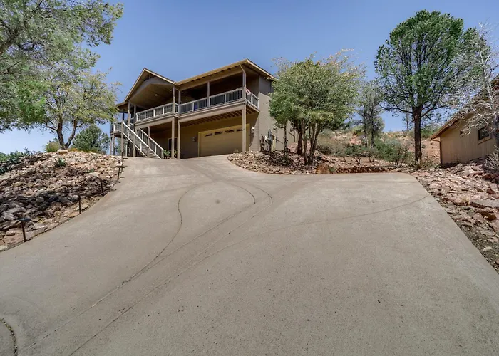 Stunning Mountain Views: Peaceful Retreat! Holiday home *