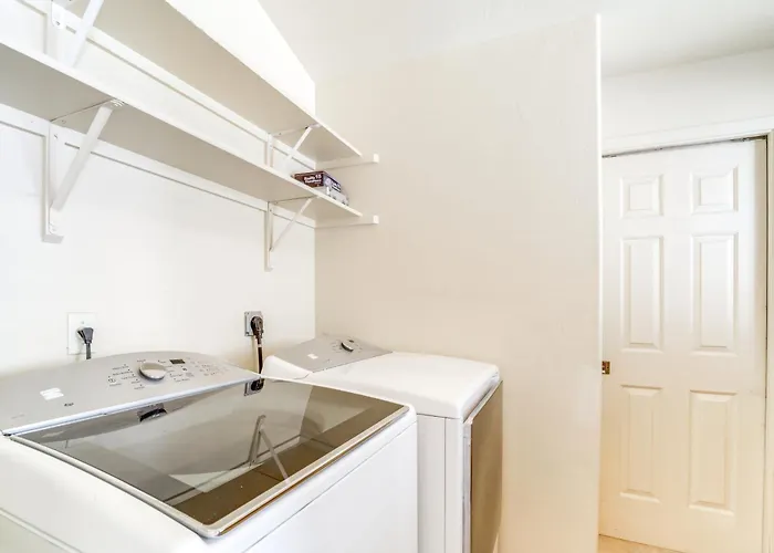 Holiday home Stunning Mountain Views: Peaceful Retreat! *